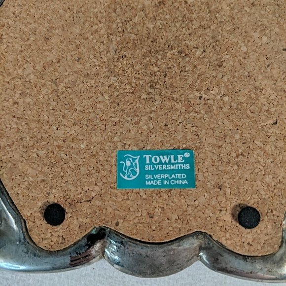 Towle Silverplated Penguin Coaster Silver Christmas Santa Hat Drink Rest Metal - Picture 7 of 9